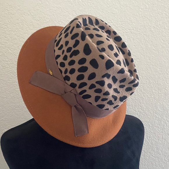 Grace Accessories - Grace Rust and Black Leopard Women's Side Tilt Fedora